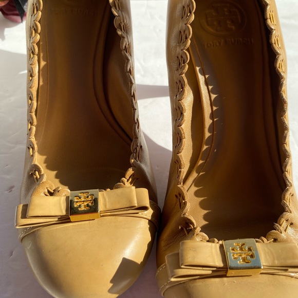 🥿Pre Loved Tan Tory Burch Heels - Picture 2 of 12